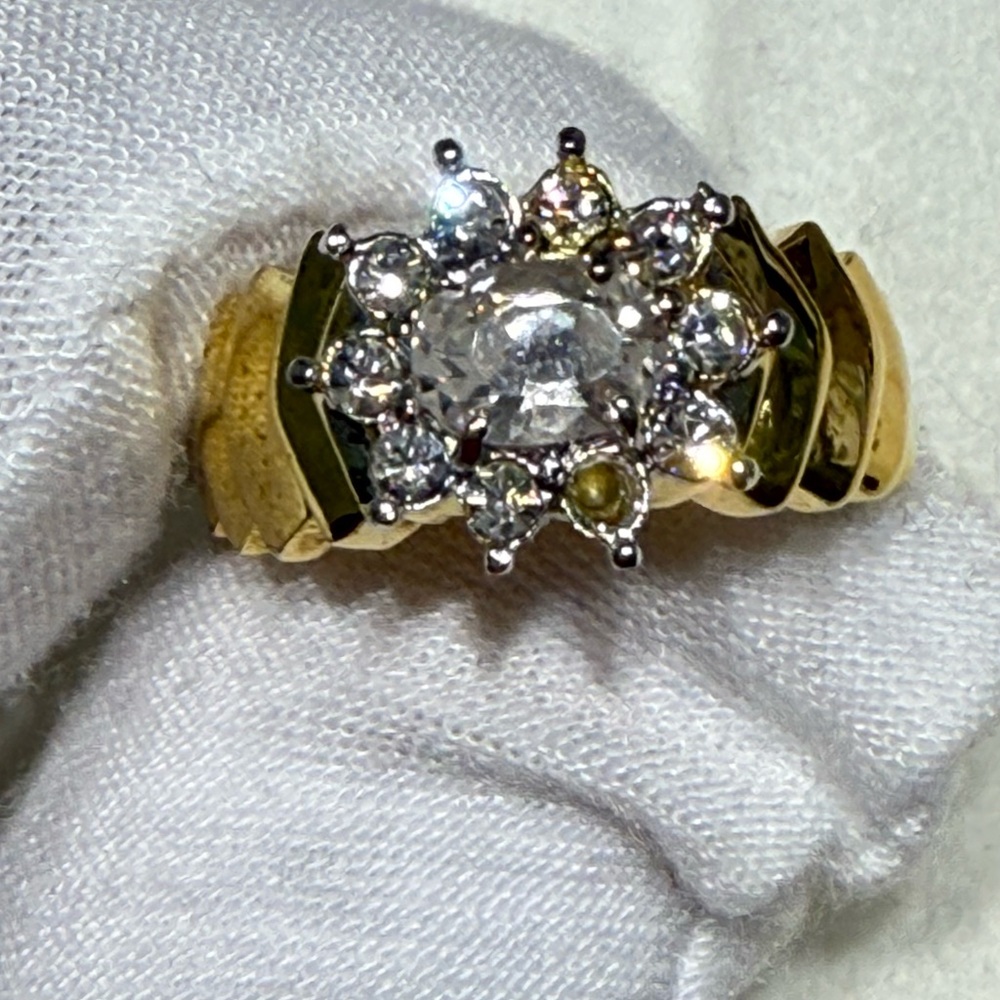Elegant Gold and Silver Women's Ring